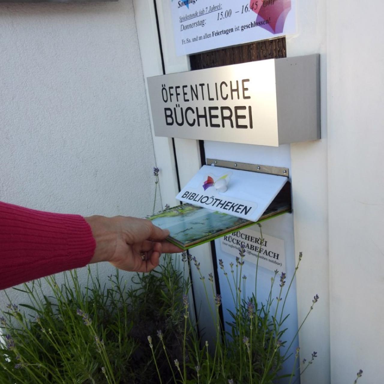 Rückgabefach Bücherei Dietach